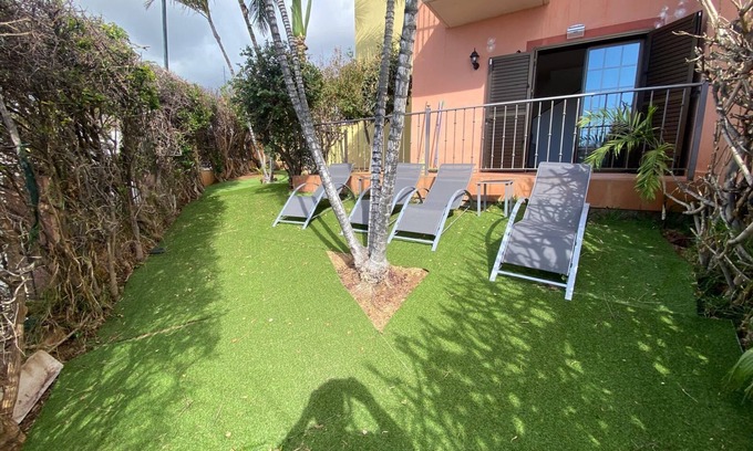 Tabaiba Ski Chalet | Villa with magnificent sea views, terrace, sun loungers, barbecue.