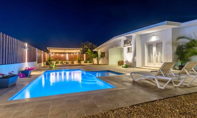 Tamarijn Villa | Villa with Modern Decor 3BR 2BA w/Large Pool