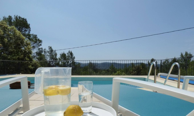 La Roquebrussanne House | Villa with pool in the heart of the pine forest in absolute calm
