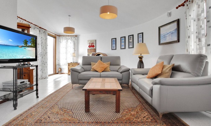 Parque Holandes Villa | Villa with pool overlooking the Atlantic Ocean and Parque Holandes.