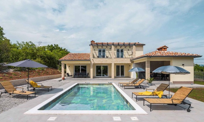 Salakovci House | Villa with pool and large garden