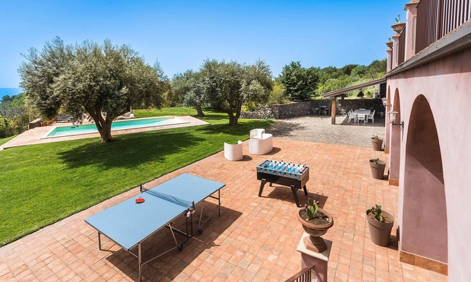Milo Villa | Villa with pool and sea views near Etna, Sicily