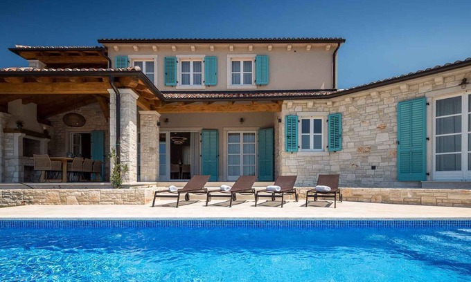 Strpacici Villa | Villa with pool and well-tended garden