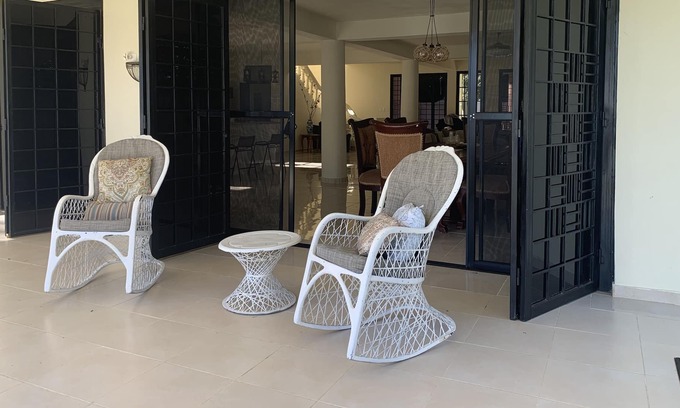 Moca Villa | Villa with pool