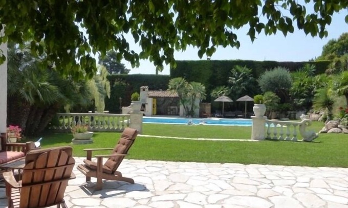 Antibes Villa | VILLA WITH POOL, GARDEN JUAN LES PINS