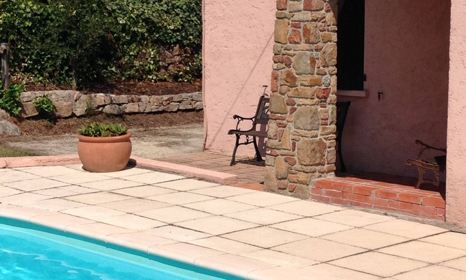 Sari-Solenzara House | Villa with Pool in the center of the typical village of Sari