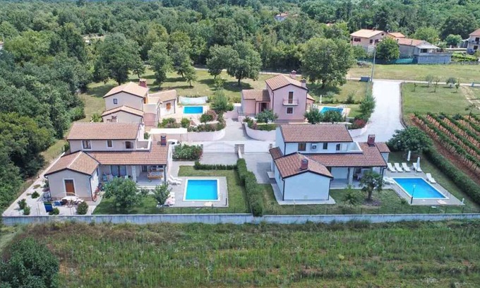 Mofardini Villa | Villa with private pool and outdoor shower