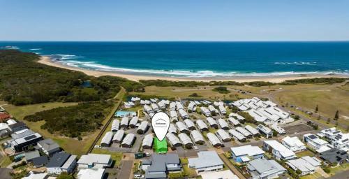 Caves Beach House | Villa with Seaside Soul Newly Renovated