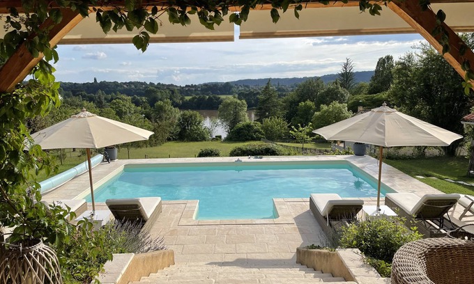 Tremolat House | Villa with stunning views of River Dordogne