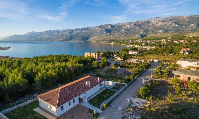 Rovanjska Villa | Villa with swimming pool near the beach