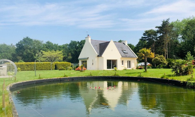 Benodet Villa | Villa with swimming pool and tennis court near Mer Blanche and Golf de Benodet
