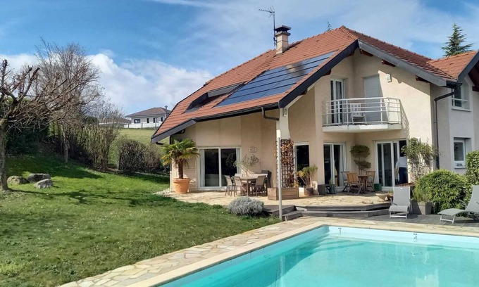 Annecy-le-Vieux Villa | Villa with swimming pool, south-facing enclosed garden and beautiful mountain view