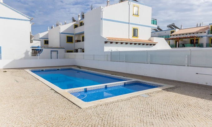 Manta Rota Ski Chalet | Villa with WIFI, shared pool 200m from the beach by AlgarveManta (1V4)
