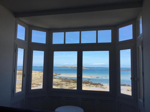 Dinard Apartment | Villa XIXe Vue mer