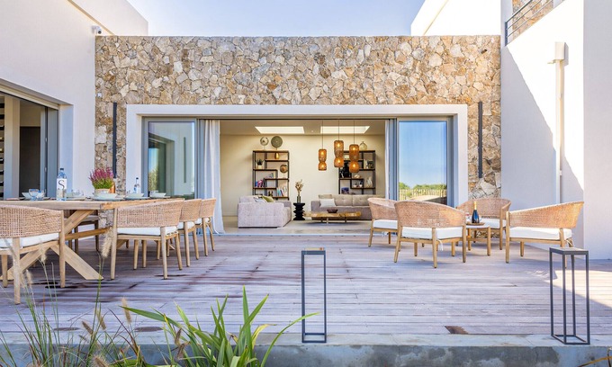 Prunete Villa | Villa Yaya, magnificent architect-designed villa with heated swimming pool and sea views.