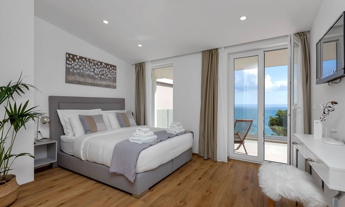 Baska Voda Villa | Villa Zagradina - villa with seaview and heated pool close to the beach