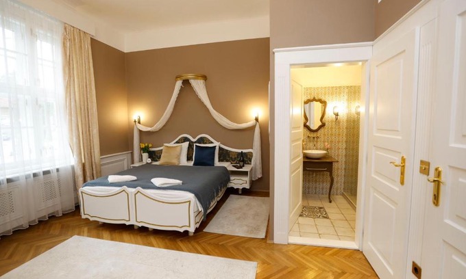 Eger Bed & Breakfast | Villabaroque_Eger
