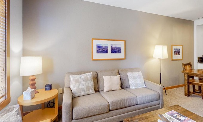 Mammoth Lakes Hotel | Village 2206