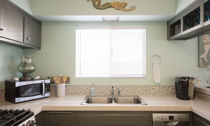 Corona del Mar Apartment | Village Beach Apartment