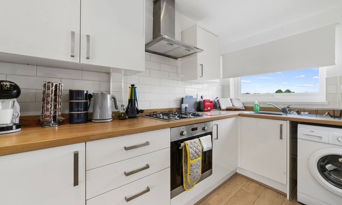 Whitchurch Apartment | Village Cwtch Whitchurch Apartment