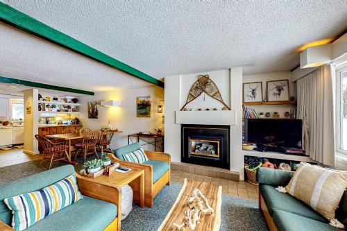 Stowe Area Apartment | Village Green II