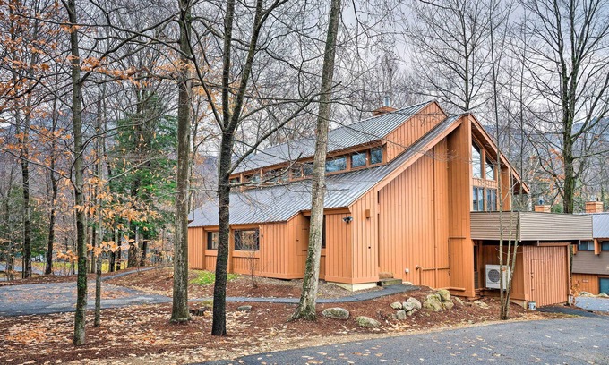 Lincoln House | Village of Loon Condo in Lincoln w/Pool Access