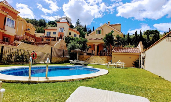 Torrequebrada House | Villanita, golf sun and fun near the beach