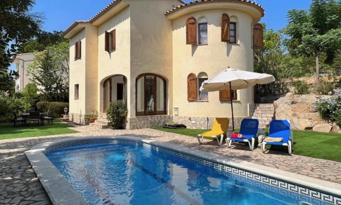 Calonge Ski Chalet | VILLAS COSETTE Villa BRAVA with Pool in Calonge