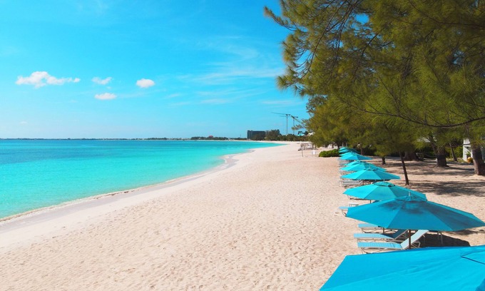 Seven Mile Beach Apartment | Villas of the Galleon
