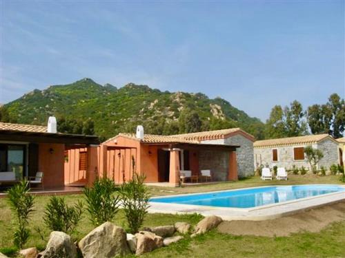 Costa Rei Apartment | Villas with shared pool in Costa Rei just 500 meters from the sea