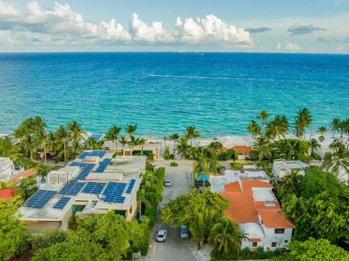 Playacar Fase I House | Villas Xaguar by PlayaSky