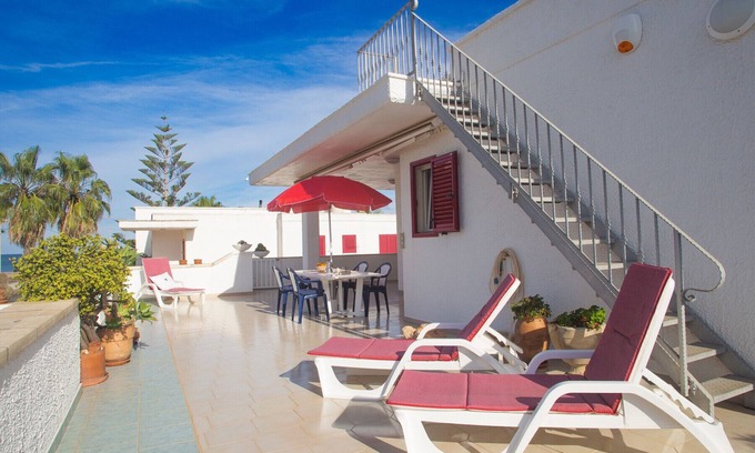 Torre Santa Sabina Ski Chalet | Villetta Fronte Mare - The Fab Stay