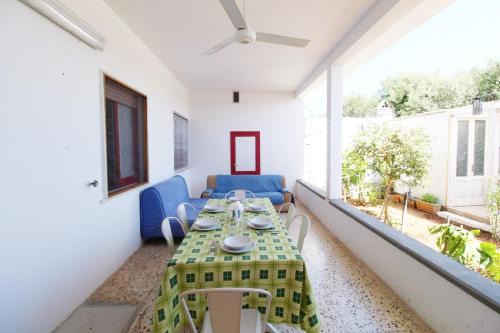 Capilungo House | Villetta Girasole, by apulia home