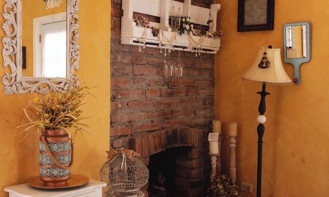 San Antonio de las Minas Ski Chalet | Viña Calabria Colibri Deluxe Queen Suite with Balcony