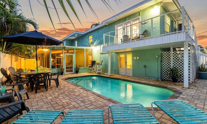 Siesta Key Village House | Vinca | Great Location in Siesta Key Village w/Heated Pool, Walk to Beach!