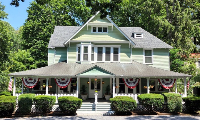 Valley Springs Bed & Breakfast | Vine Cottage Inn
