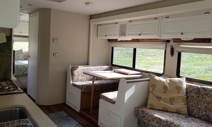 Kemblesville House | Vineyard Getaway!