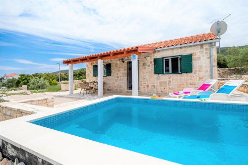 Kneza House | Vineyard House & Olive Grove House