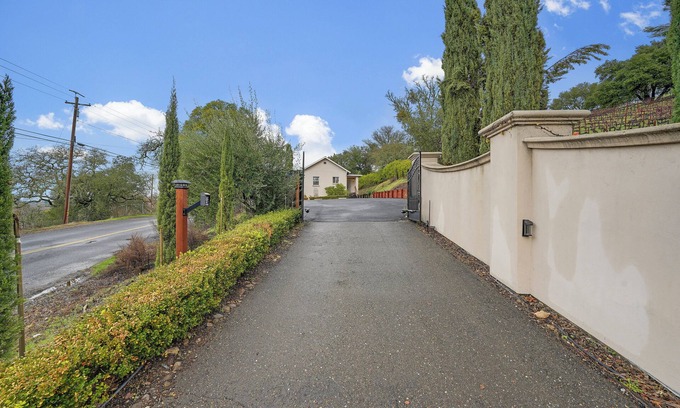 Santa Rosa House | Vineyard Oasis: Luxury Home in the Heart of Sonoma.