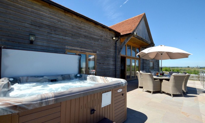 Stone in Oxney House | Vineyard View - Six Bedroom House, Sleeps 12