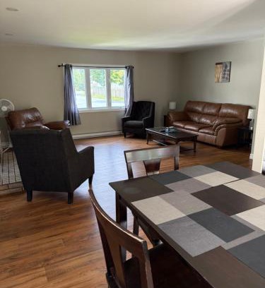 Terra Nova Apartment | Vinnecomb Apartments - Upper Floor - 3 Bedroom
