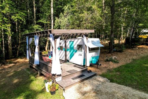 Franklin House | Vintage Camper Rental in Franklin for Couples Getaway in the Mountains in North Carolina