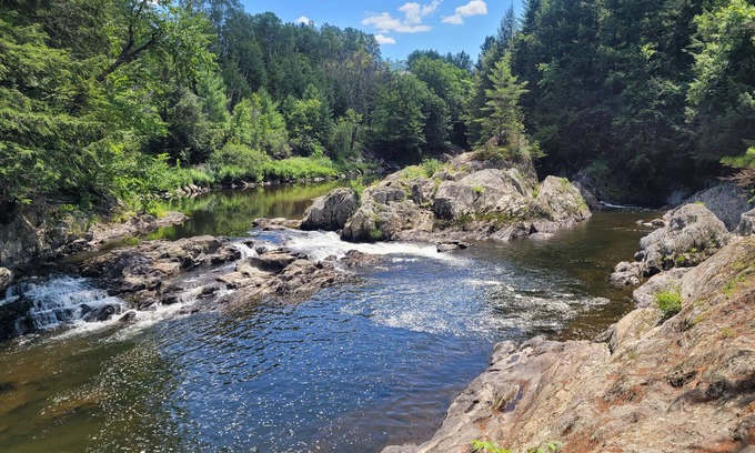 Jay House | Vintage Farmhouse with Private Hot Tub/Seasonal Pool, Patio, & High-Speed WiFi