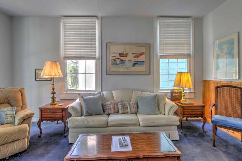 San Jacinto Apartment | Vintage Galveston Apt Less Than half Mi to Porretto Beach!