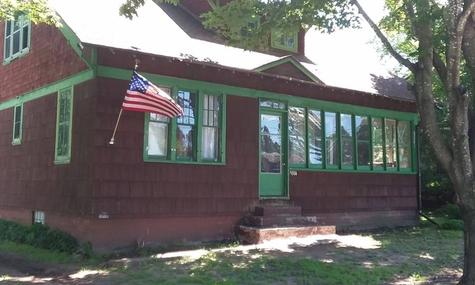 Ironwood House | Vintage home located in Ironwood Michigan