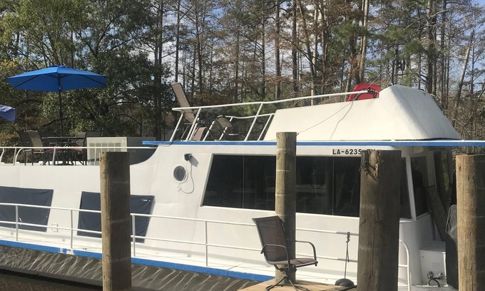 Westlake Boat Rental | Vintage Houseboat getaway!