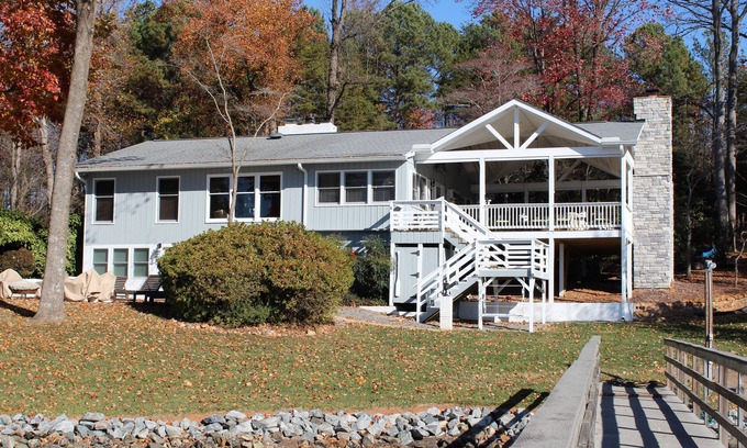 Mayhew House | Vintage lake charm with main channel views!