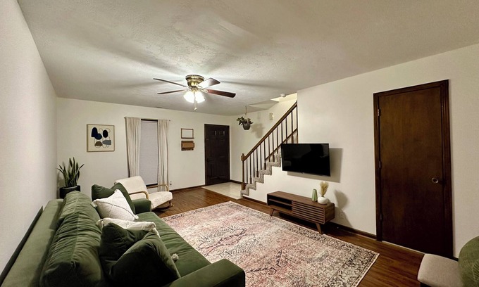 Gallatin House | Vintage modern/boho Gallatin townhome!