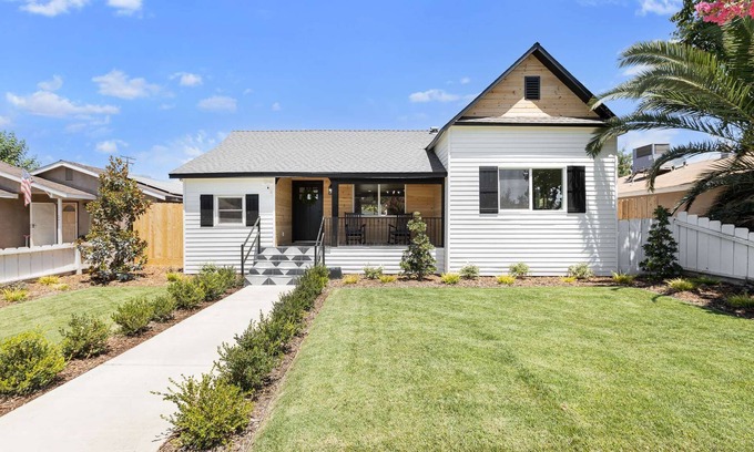 Exeter House | Vintage Modern Cottage in Downtown Exeter + Near Sequoia National Park