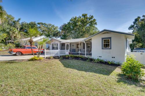 Mount Dora House | Vintage Mount Dora Cottage with Screened Porch!